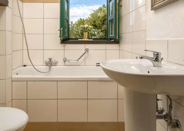 Adea Vikendica Jakici